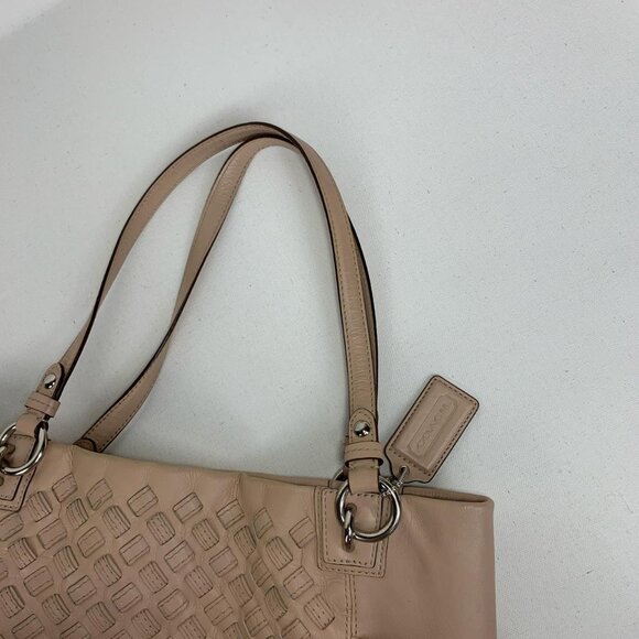 Coach Elegant Putty Beige Leather Tote Bag - Chic & Versatile Carryall for Any O - Picture 8 of 8